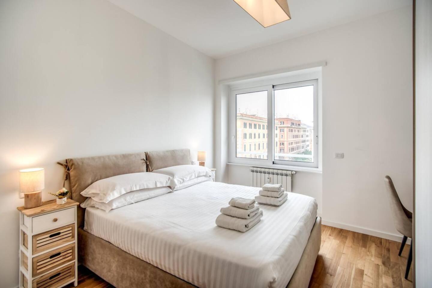 Naos Suite Close Popolo Square Roma Exterior foto